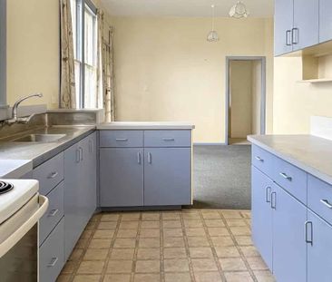 MASTERTON - 2 BEDROOMS - Photo 1