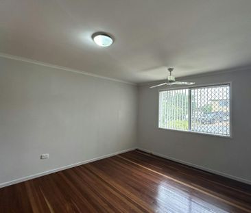 WHERE COMFORT MEETS EASY FAMILY LIVING - THIS BEAUTIFUL HOME IS AVA... - Photo 5