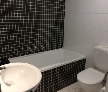 Resort Style 3 Bedroom Apartment!!! - Photo 4