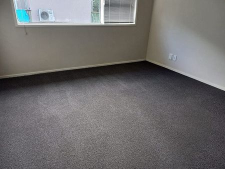 Mount Roskill, 2 bedrooms, convenient - Photo 5