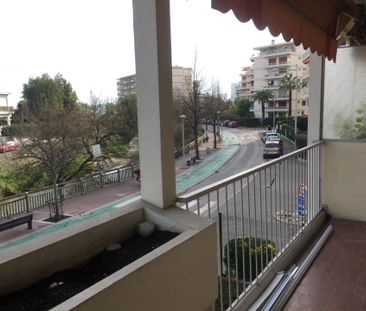 Location Appartement 1 pièces 31 m2 à Cagnes-sur-Mer - Photo 2
