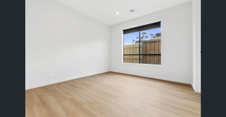 Brand-New Contemporary Comfort in Sought-After Cranbourne East - Photo 2