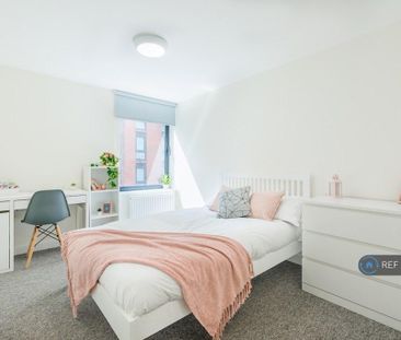 5 bedroom flat to rent - Photo 3