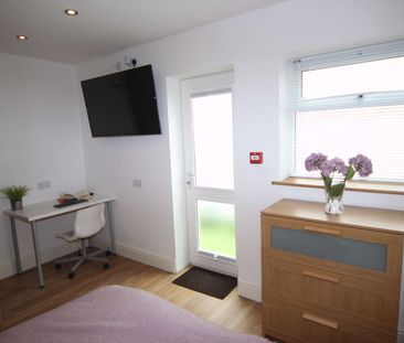 High Specification En-Suite Student Accommodation - A female house ... - Photo 3