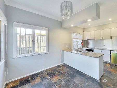 42, Lorinya Street, QLD, Mansfield - Photo 3