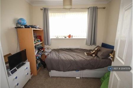 3 bedroom terraced house to rent - Photo 5