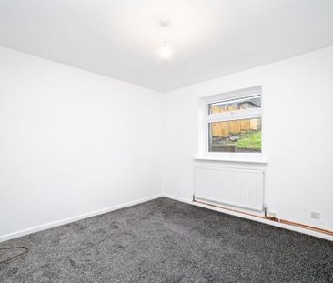 2 bedroom detached bungalow to rent - Photo 2