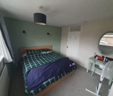 2 bedroom semi-detached house to rent - Photo 4