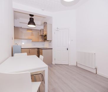 2732LT - Bank Street, Edinburgh, EH1 2LN - Photo 4