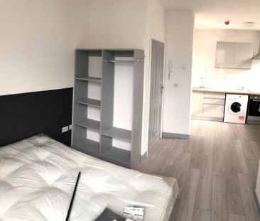 Studio to rent - Photo 1