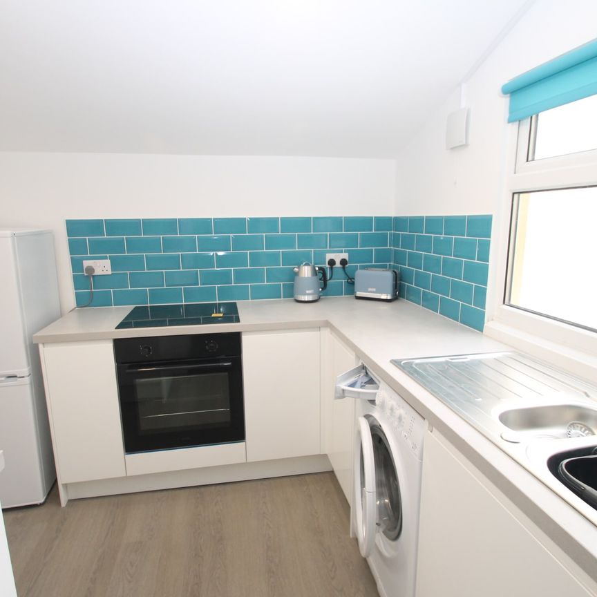 2 Bedroom | Flat 2, 46 Alexandra Road, PL4 7JT - Photo 1