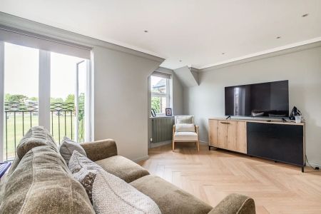 5 bedroom semi-detached house to rent - Photo 2