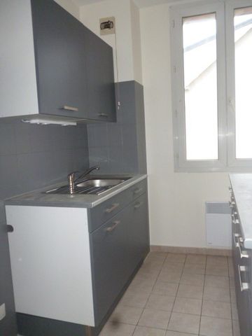 Location Appartement 2 pièces 45m² ELBEUF 76500 - Photo 3