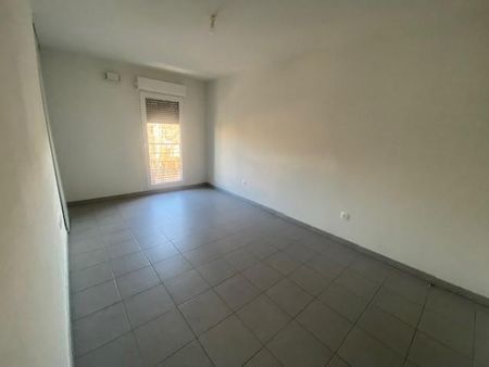 Location Appartement 2 pièces 44m² MARSEILLE 4ème - Photo 3