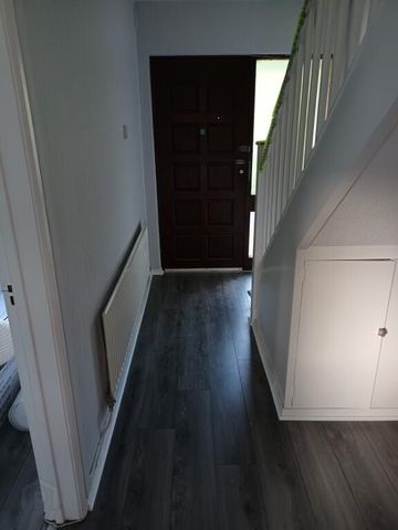 30 Model Avenue, Carrickfergus, BT38 8BZ - Photo 4