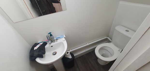 7 bedroom terraced house to rent - Photo 1