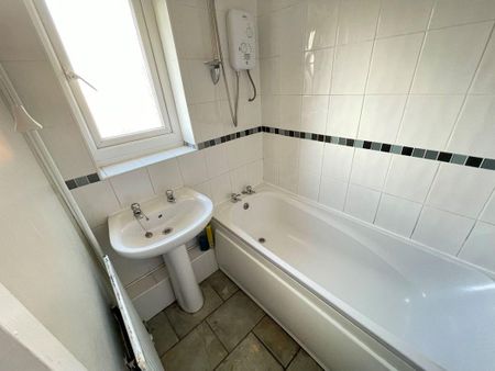 2 bed semi-detached to rent in NE34 - Photo 5