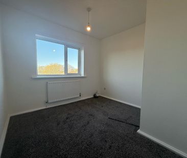4 bedroom terraced house to rent - Photo 6