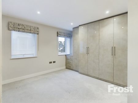 11 Station Road, Gerrards Cross,SL9 - Photo 4