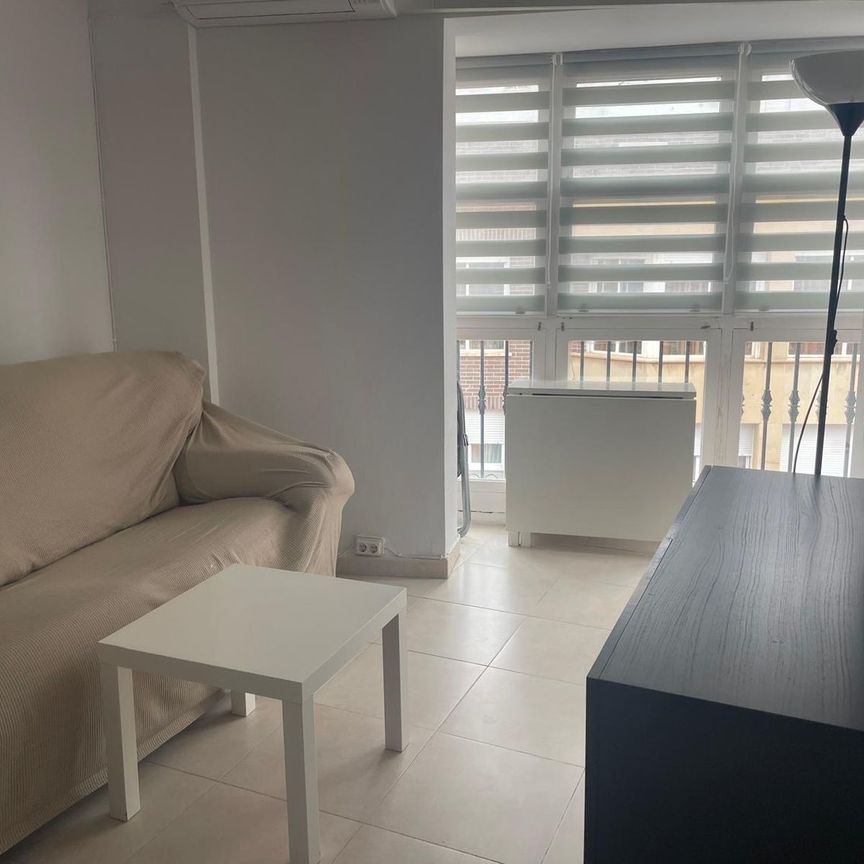 Alquiler de piso en Casco Antiguo - Photo 1