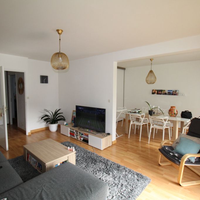 Location Appartement 3 pièces 74m² - Photo 1