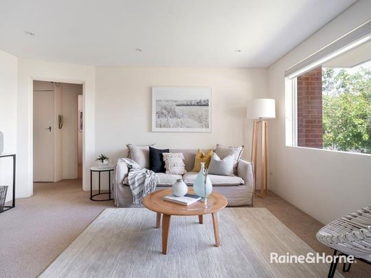 Stylish Apartment on the Edge of the Spot - Photo 1