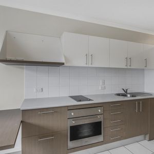 Studio Apartment in New Farm! - Photo 2