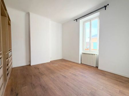 A LOUER PERTUIS 84120 CENTRE VILLE APPARTEMENT TYPE 3 PIECES D'ENVIRON 73M² AVEC CAVE - Photo 4