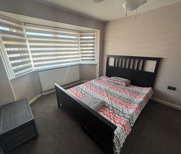 Stour Way, Upminster, RM14 - Photo 2