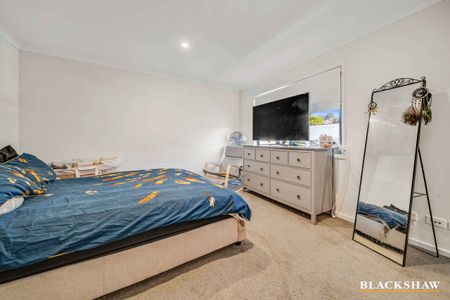 Modern Townhouse Living in the Heart of Kaleen - Photo 5