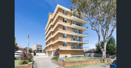 Contemporary Elegance | Central Cronulla Location - Photo 2