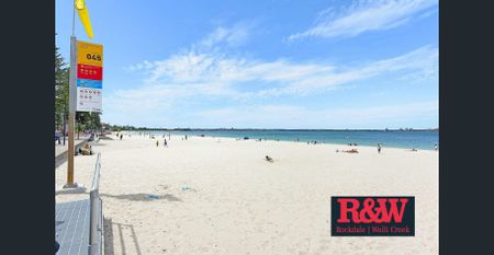 Modern, Bright & Perfectly Positioned - Photo 2