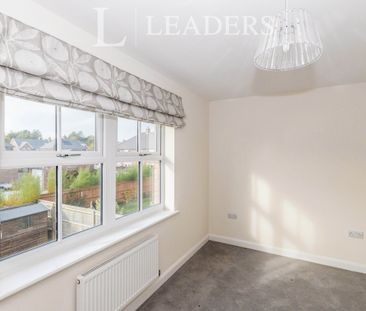 2 bedroom house to rent Pynham Crescent, Hambrook, Chichester, PO18 - Photo 3
