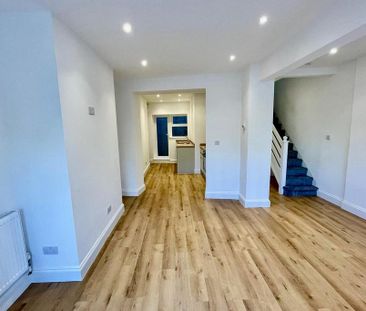 3 bedroom apartment to rent - Photo 2