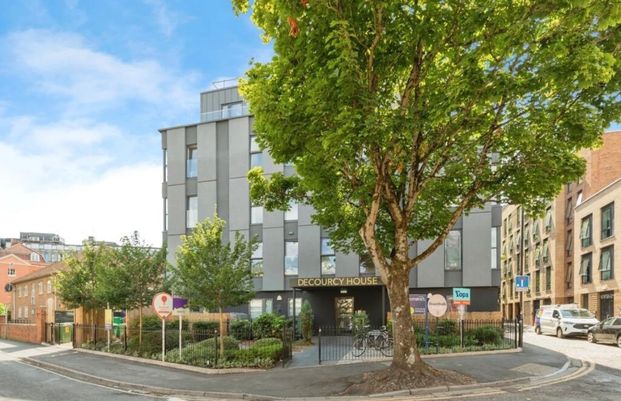1 Bed Flat, Decouracy House, BS2 - Photo 1