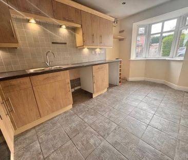 4 bedroom semi-detached house to rent - Photo 4