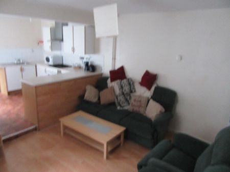 58 Hughenden Road - Photo 2