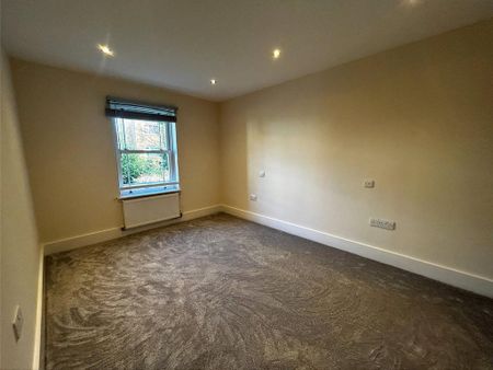 5 bedroom detached house to rent - Photo 4