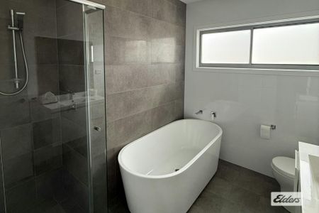 Spacious Townhouse in a Convenient Albion Park Location - Photo 3