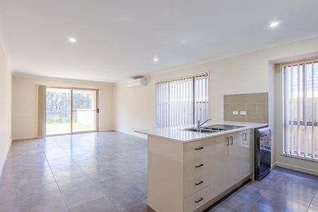 4 Bedroom Home In Highlands Estate! - Photo 2