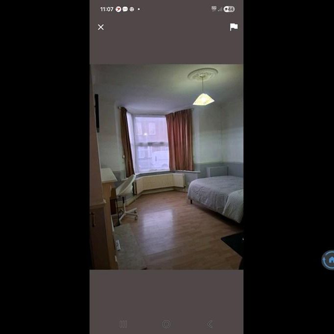 4 bedroom semi-detached house to rent - Photo 1