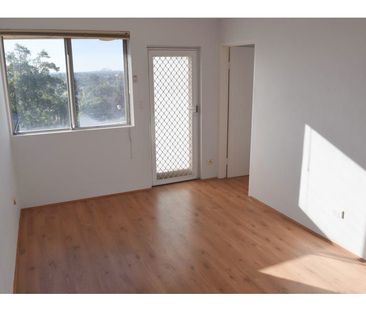 Top-Floor One-Bedroom in the Heart of Enmore - Photo 1