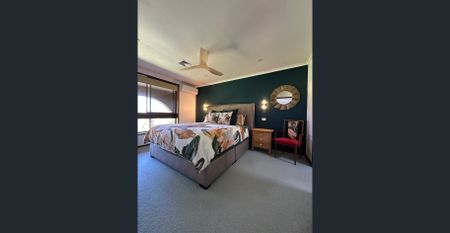 Fully furnished refined elegance with exceptional outlook. - Photo 5