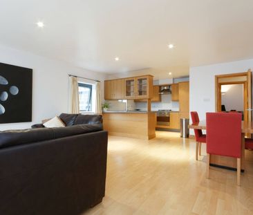 2 Bed Flat, Selsdon Way, E14 - Photo 4