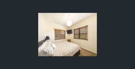 Charm & Convenience: Classic 3-Bedroom Home in the Heart of South Toowoomba! - Photo 4