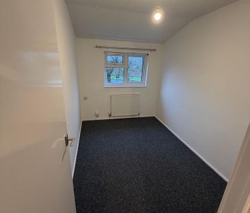 3 bedroom end of terrace house to rent - Photo 3