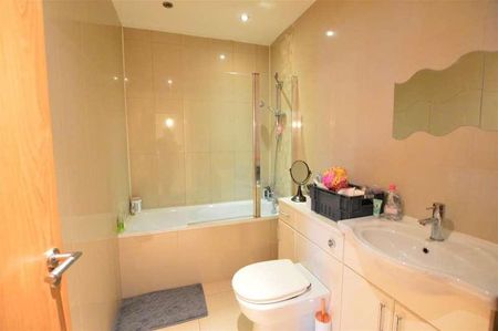 Ambassador House Farnburn Avenue Slough Berkshire, SL1 - Photo 2