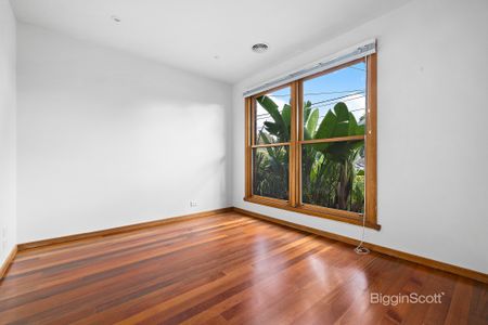 WELL PRESENTED 3 BEDROOM TOWNHOUSE - Photo 5