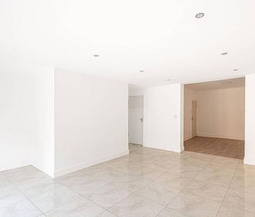 4 bedroom semi-detached house to rent - Photo 5