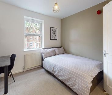 1 bedroom in a house share to rent - Photo 3